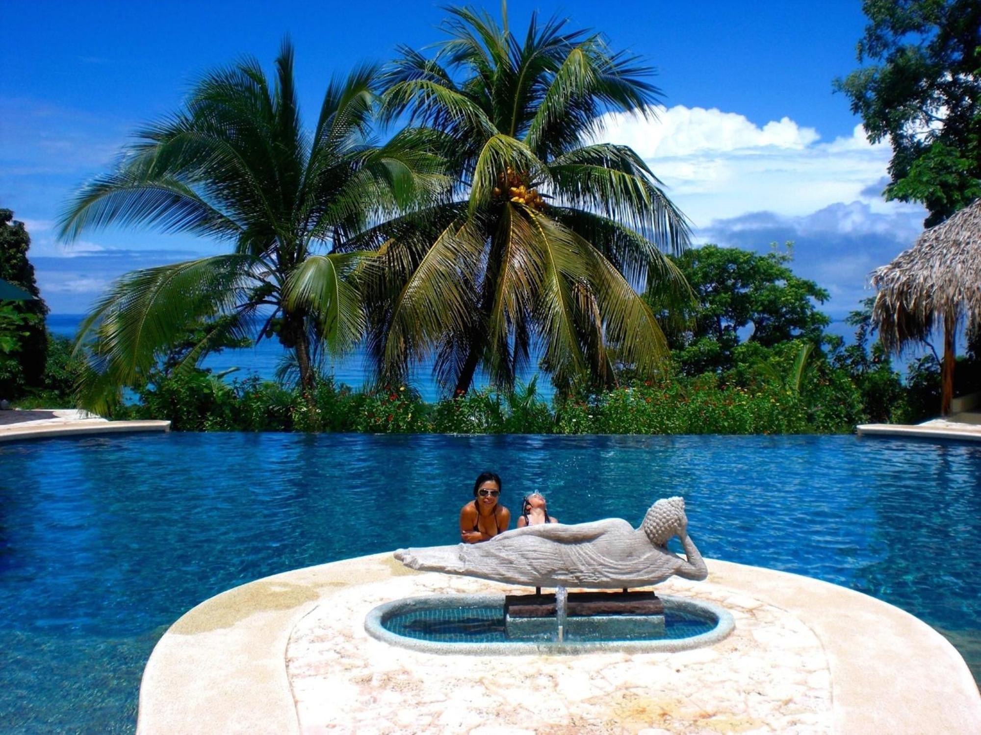 Lagunavista Villas Carate 外观 照片
