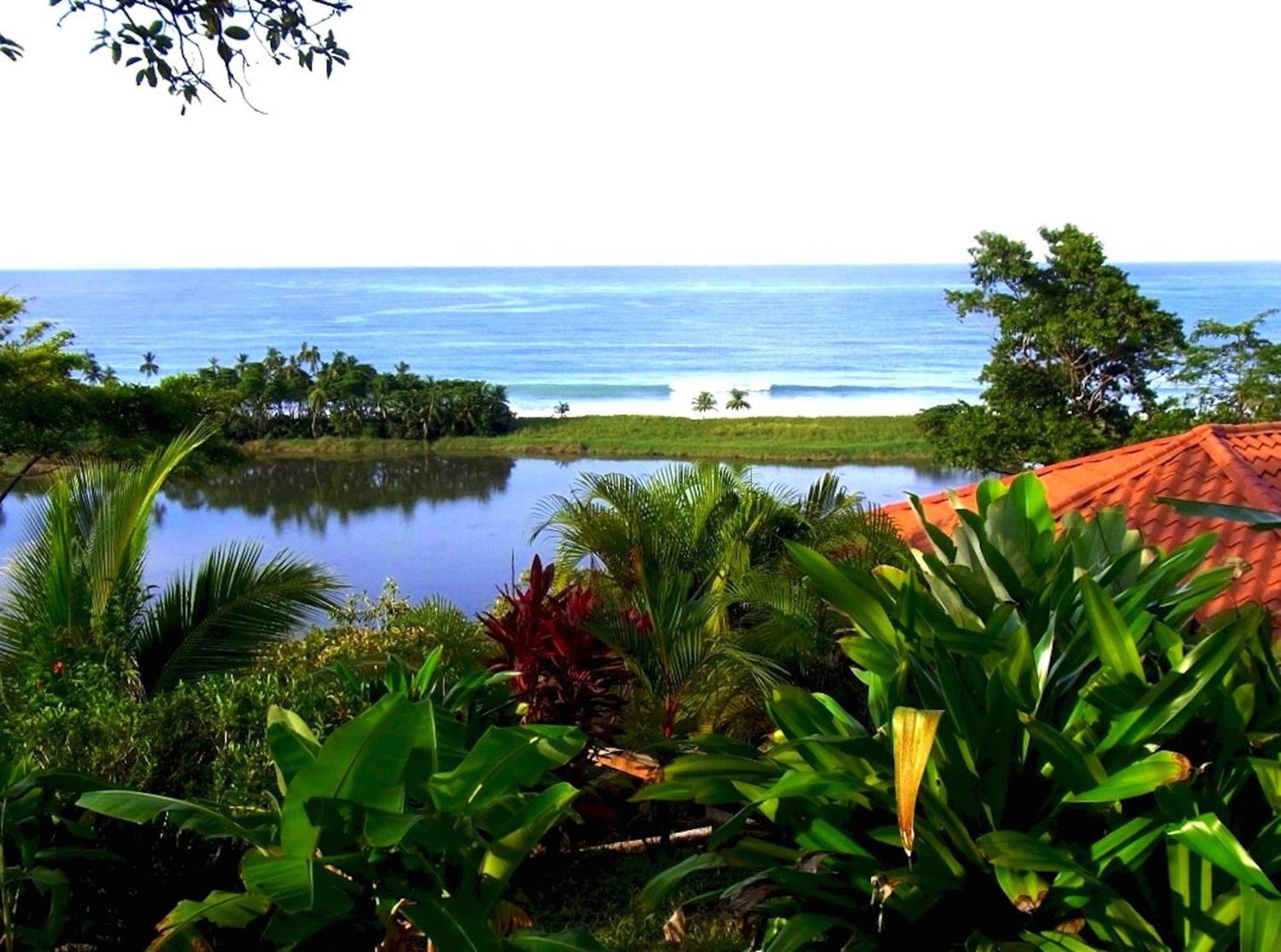 Lagunavista Villas Carate 外观 照片