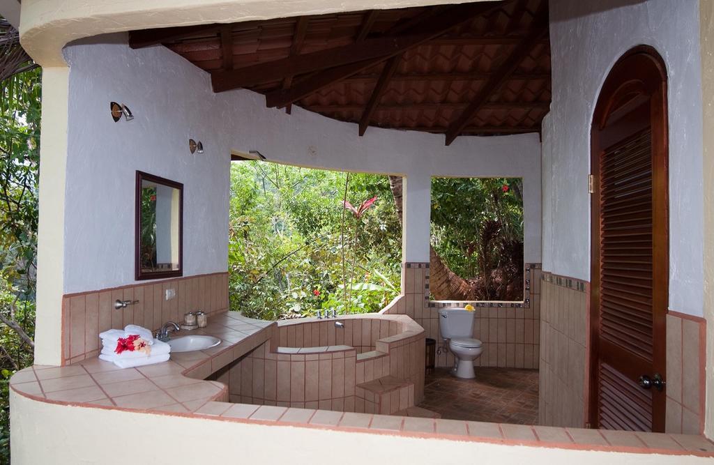 Lagunavista Villas Carate 外观 照片