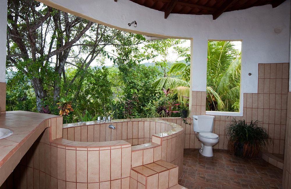 Lagunavista Villas Carate 外观 照片