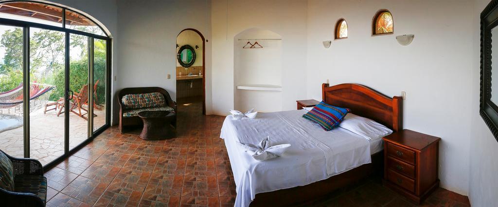 Lagunavista Villas Carate 外观 照片