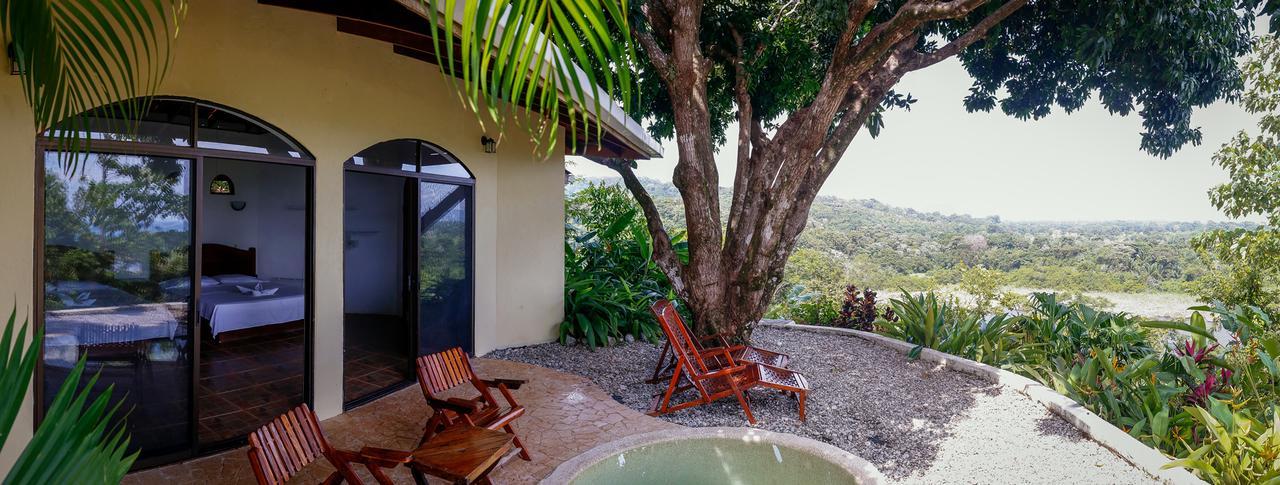 Lagunavista Villas Carate 外观 照片